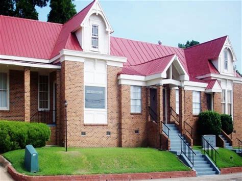 Tour Our Facilities | West Gate Funeral Home - Fayette, MS