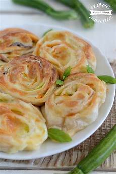 fiori di zucca con mozzarella sfoglia fiori di zucca e mozzarella con alici ricetta veloce fiori di zucca con mozzarella sfoglia fiori di zucca e mozzarella con alici ricetta veloce