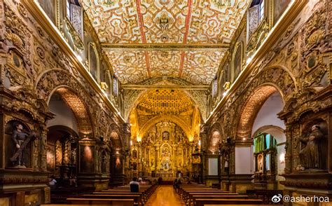 厄瓜多尔首都基多的地标历史建筑——圣方济各堂。它始建于1537年