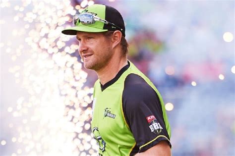 क्रीज में पहुंचने के बाद भी रन आउट हुआ यह ताबड़तोड़ बल्लेबाज, टीम को ...