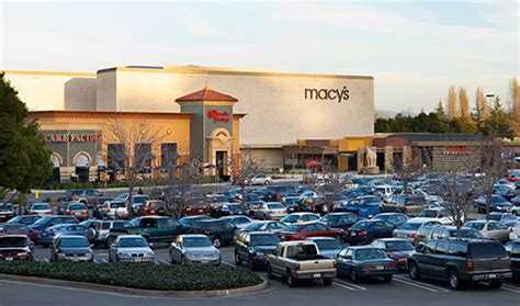 Hours for Stoneridge Shopping Center® - A Shopping Center in Pleasanton ...