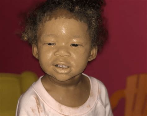 Toddler 'makeup prodigy' wins over Twitter after her mother tweets ...