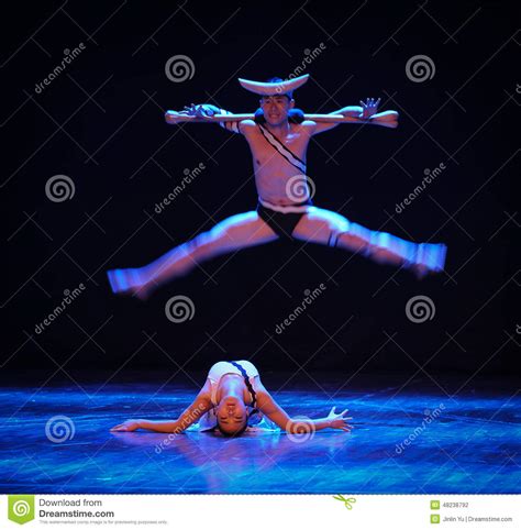 The Strong and the Soft-Errand into the Maze-Modern Dance-choreographer ...