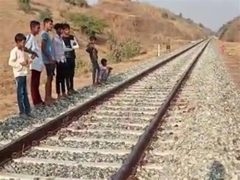 After the body was found near the railway track near Shamlaji's village ...