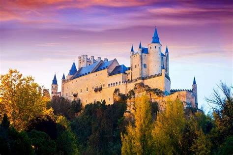 10 Famous Castles In Spain That Will Take You Back In Time