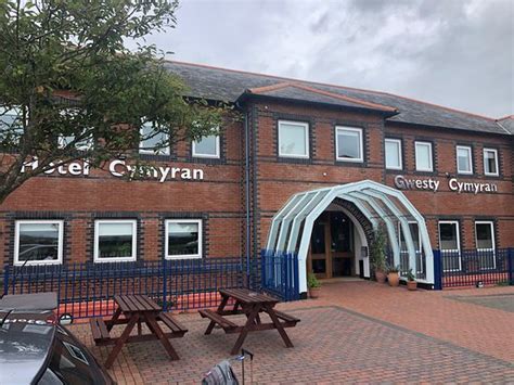 HOTEL CYMYRAN (Holyhead, Wales) - Hotel Reviews, Photos, Rate ...