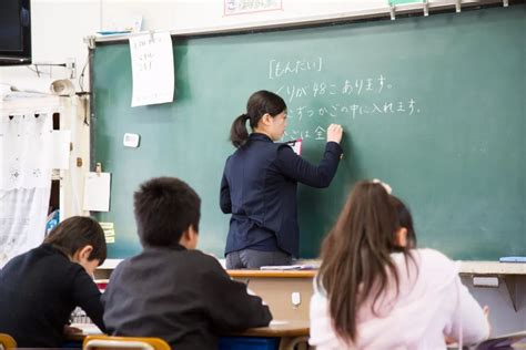 在日本当老师是什么体验？工资真是国内的7倍吗？ - 知乎