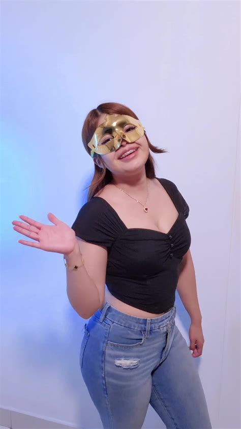 Ashley loo (@ashleyloomx) - Urlebird