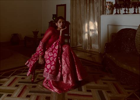 Shop best handwoven and handmade ethnic indian clothing | Ekaya Banaras