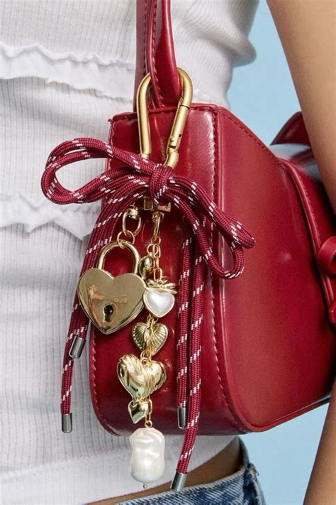 Ever After High Aesthetic | Apple White in 2025 | Purse charms, Bag ...