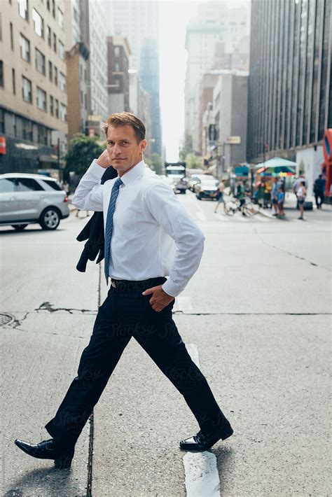 Businessman Walking 的图像结果