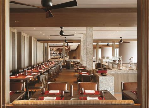 Kerry Hotel, Hong Kong with Daily breakfast and Buffet dinner for 2 ...