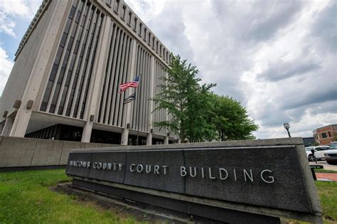 Eight candidates seek to fill upcoming Macomb County court vacancy ...
