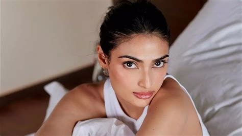 Dipping Face In Ice Water Can Target Redness And Spots Instantly ...