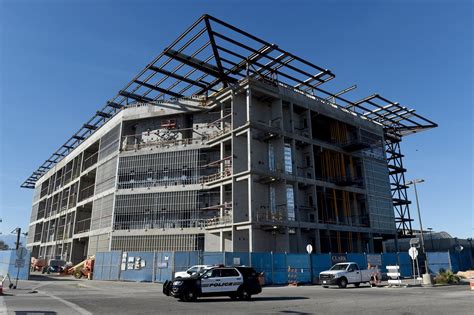 New Indio jail, 400-plus days behind schedule, won't open until 2019 ...