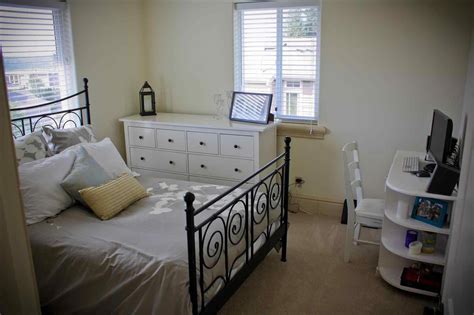 small bedroom decor ideas with queen bed