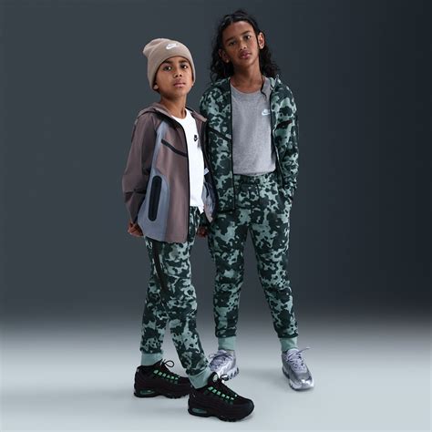 Jungen Mädchens Grün Tech Fleece. Nike DE