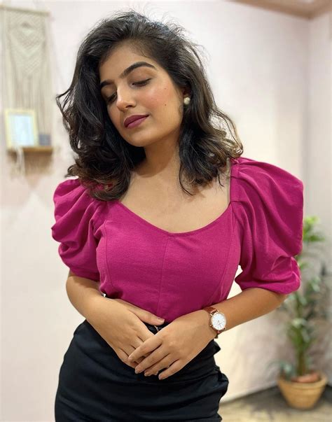 Magenta Puff Sleeve Top | Leemboodi