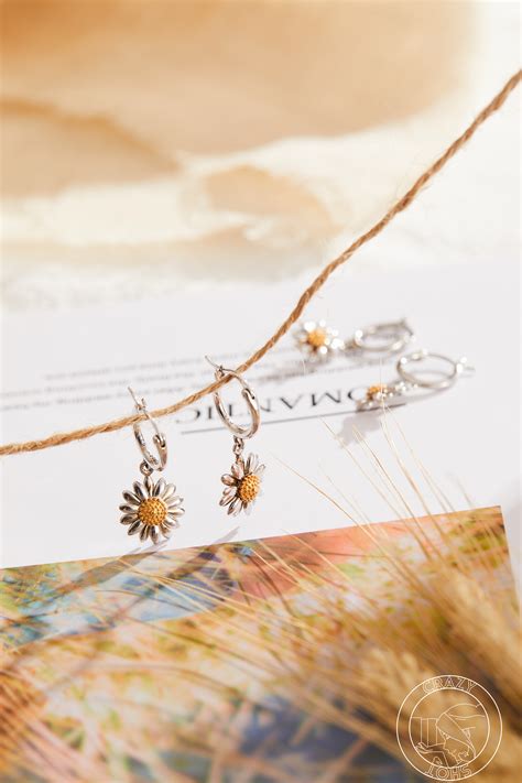 ins jewelry 首饰 daisy Original picture shooting on Behance