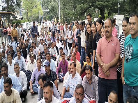 HP: physical education teachers stage protest in Shimla over unfilled ...