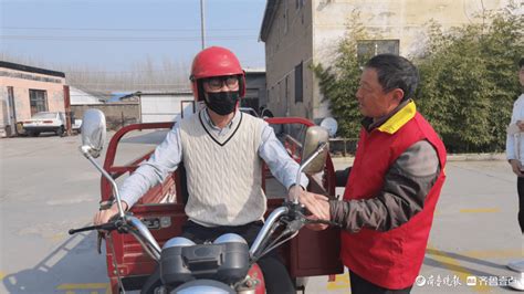泰安：驾校增设智能化设备，助力市民增驾摩托车驾照_培训_姜先生_进行