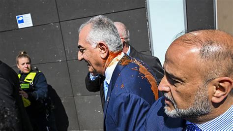 Reza Pahlavi targeted with red liquid in Berlin amid Iran tensions ...