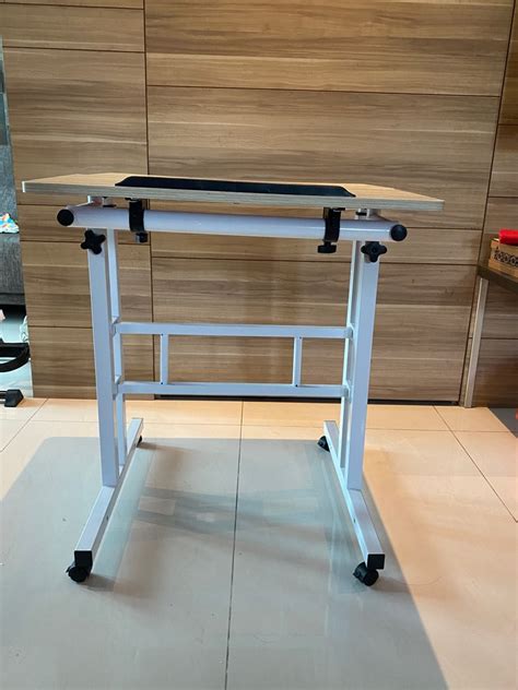 Adjustable Computer Table with Drawer Guide 的图像结果