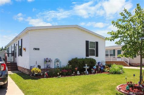 9854 Townsquare Blvd, Fenton, MI 48430 | Homes.com