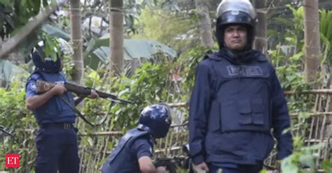Bangladesh suicide bomber: Suicide bomber blows himself up inside RAB ...