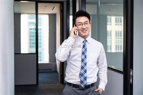 Photo of Business Owner Calling Someone 的图像结果