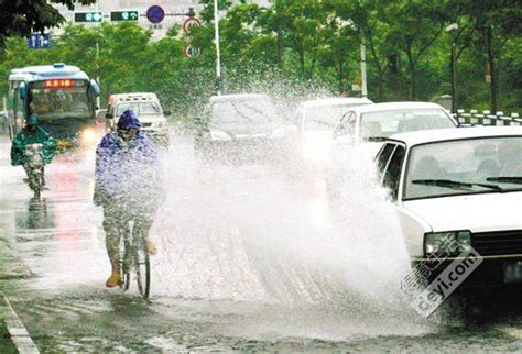 雨天汽车故意不减速溅起两米水花，浇透路人，是否违反交通规则？ - 知乎