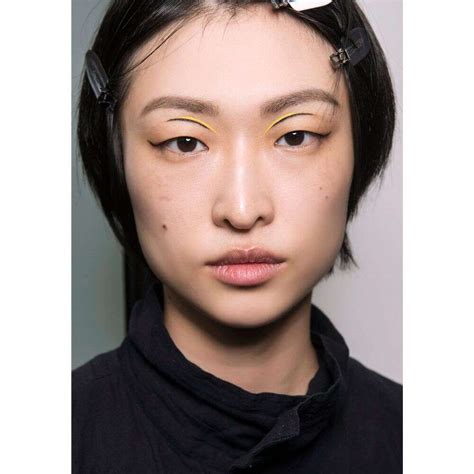 We're decoding the most popular eye make-up look of the season | Grazia ...