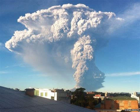 Calbuco Volcano Explosion 的图像结果