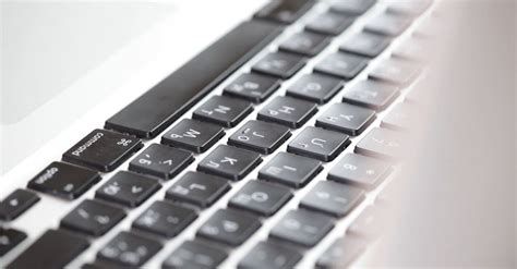 How to Type Using a Laptop 的图像结果