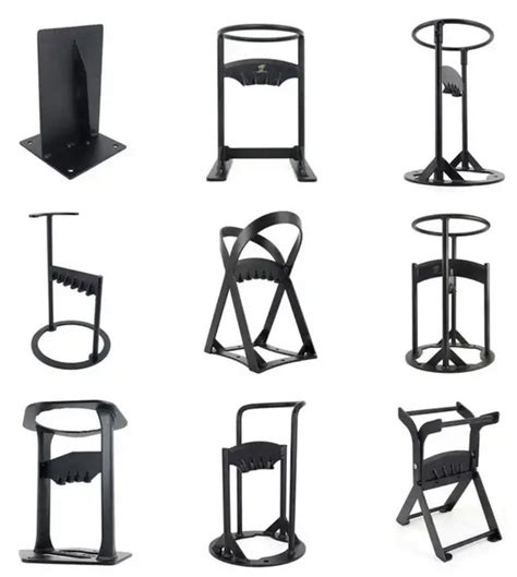 Splitting Firewood Using a Log Splitter 的图像结果