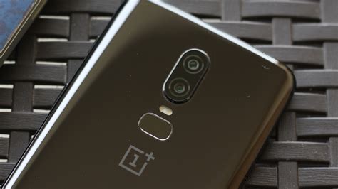 OnePlus surpasses Samsung in India's premium smartphone market for the first time - Gizmochina