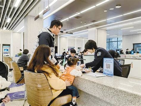 “集中办证周”山东公安为48.9万余中小学生办理居民身份证