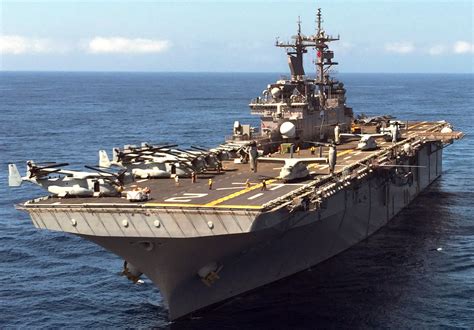 LHD-2 USS Essex Wasp class Amphibious Assault Ship page2