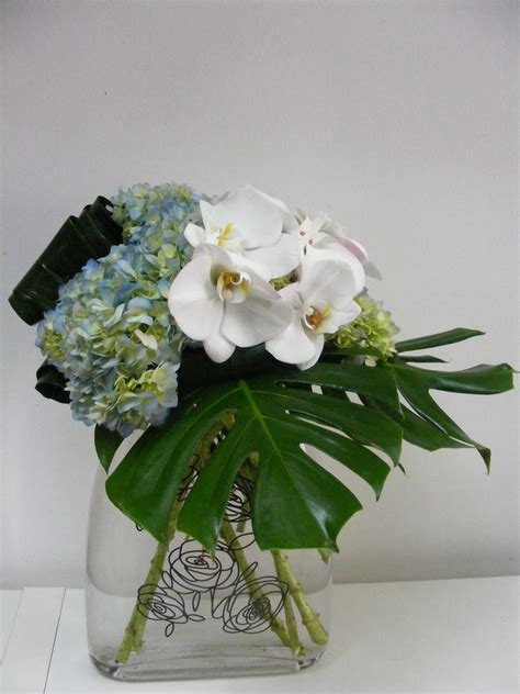 Modern floral arrangements - Mondu Floral Design