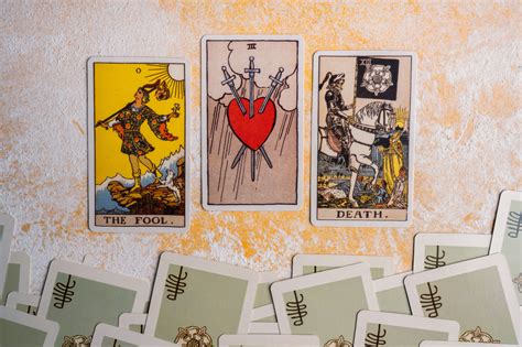 Tarot vs. Angel Cards: Which Reading is Right for You?