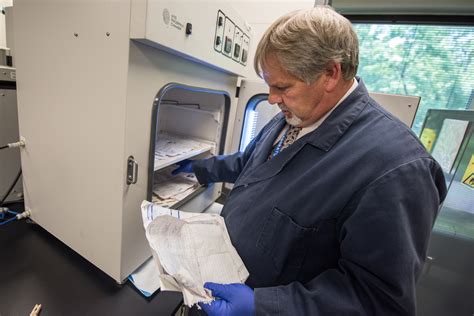 Archived: HSI Forensic Laboratory | ICE