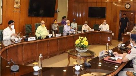 अर्धसैनिक बलों में कोरोना के बढ़ते मामले, अमित शाह ने की सभी DG के साथ ...