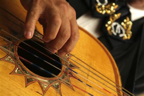 Five Best Spanish/Classical Guitar Players | Sounds and Colours