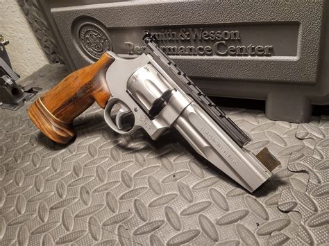 Smith & Wesson 627 Pro Performance Center 357 Magnum Revolver ...