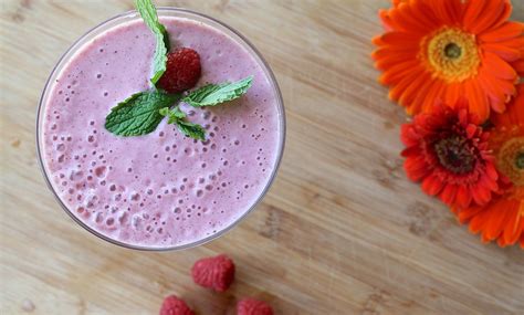 Delicioso Smoothie de Frutas: Opção Saudável e Fitness para o seu Café da Manhã