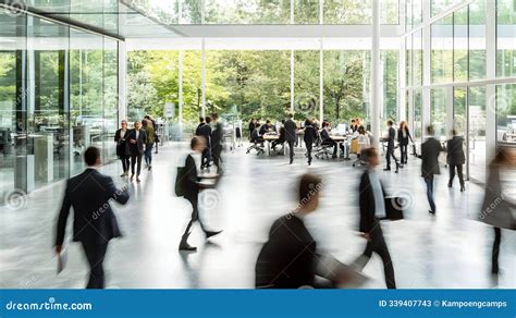 Busy Office People 的图像结果