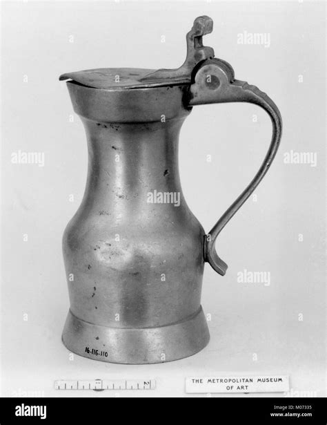 Capacity measurement Black and White Stock Photos & Images - Alamy