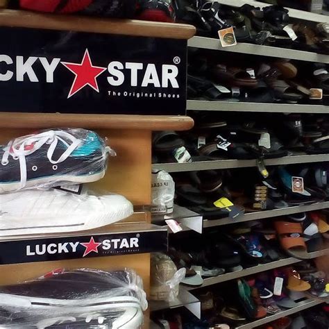 toko sepatu olahraga terdekat