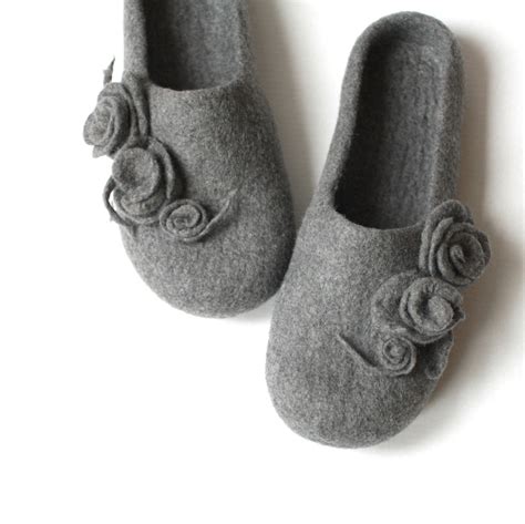 Slippers: ALL NEW WOOL HOUSE SLIPPERS FOR WOMEN