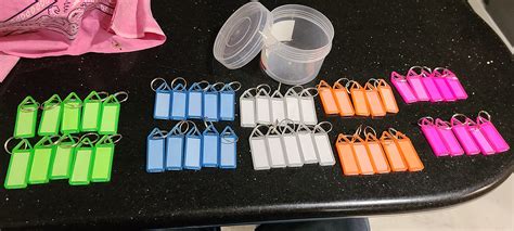 Créneau Pack Of 50 Store Plastic Keychain & Keyrings with Name Label ...